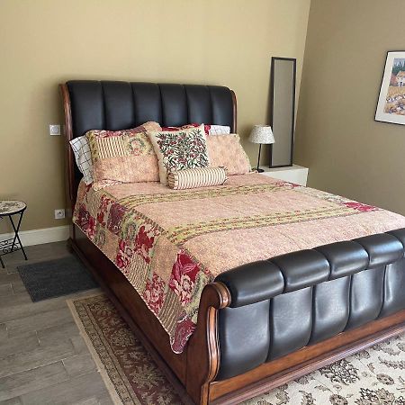 Chateau Couchebout Bed & Breakfast Pugnac Luaran gambar